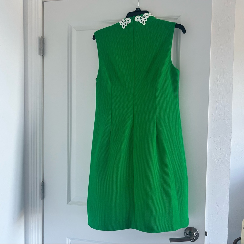 Vince Camuto Green Dress with White Accents - Picture 4 of 4